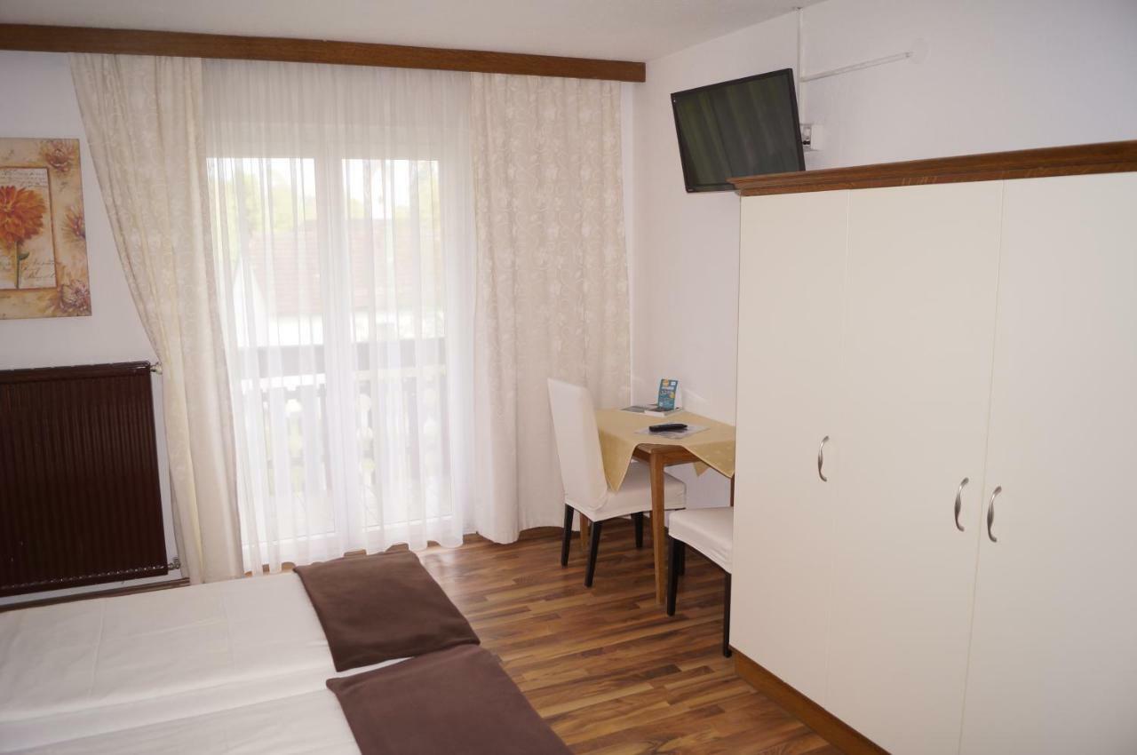 Pension Dobernig - Contactless Check In/Stay Klagenfurt am Woerthersee Екстер'єр фото